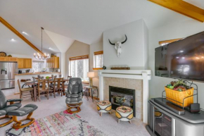Idyllic Redmond Townhome with Furnished Deck!